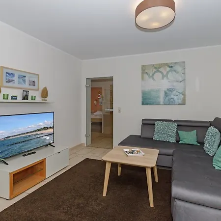 Ostseeallee 32b Ostseeallee 32b 1-1