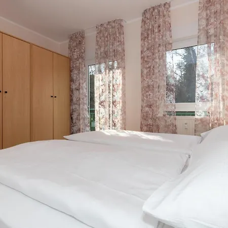 Ostseeallee 32b Ostseeallee 32b 1-1 *